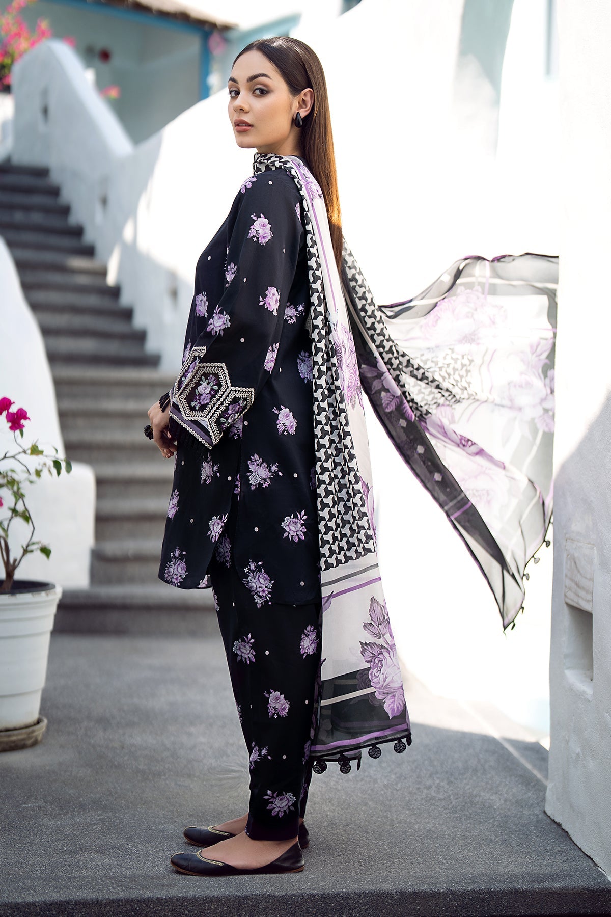 EMBROIDERED PRINTED LAWN UF-543