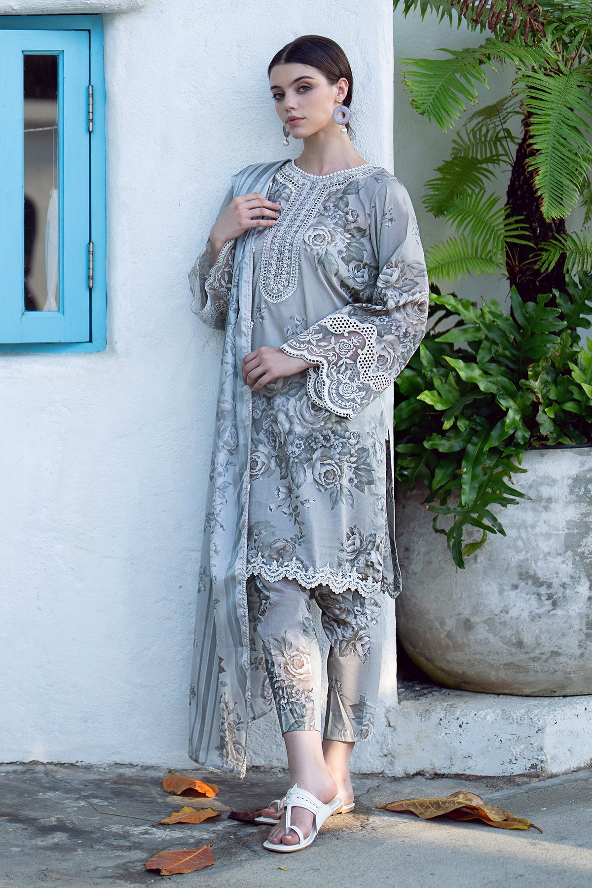 EMBROIDERED PRINTED LAWN UF-557