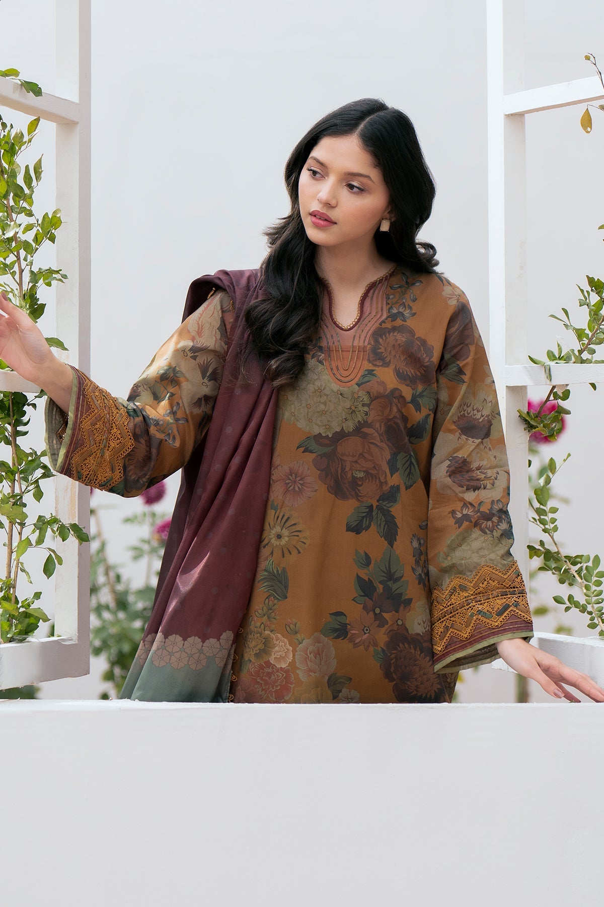 EMBROIDERED LAWN UF-530