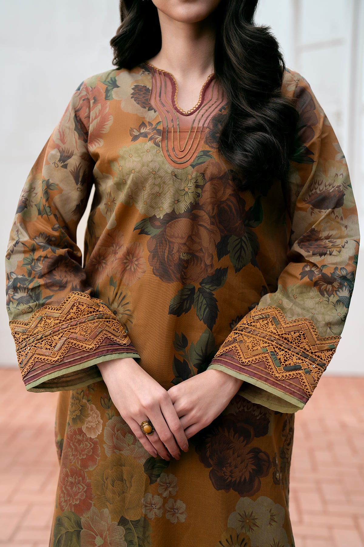 EMBROIDERED LAWN UF-530
