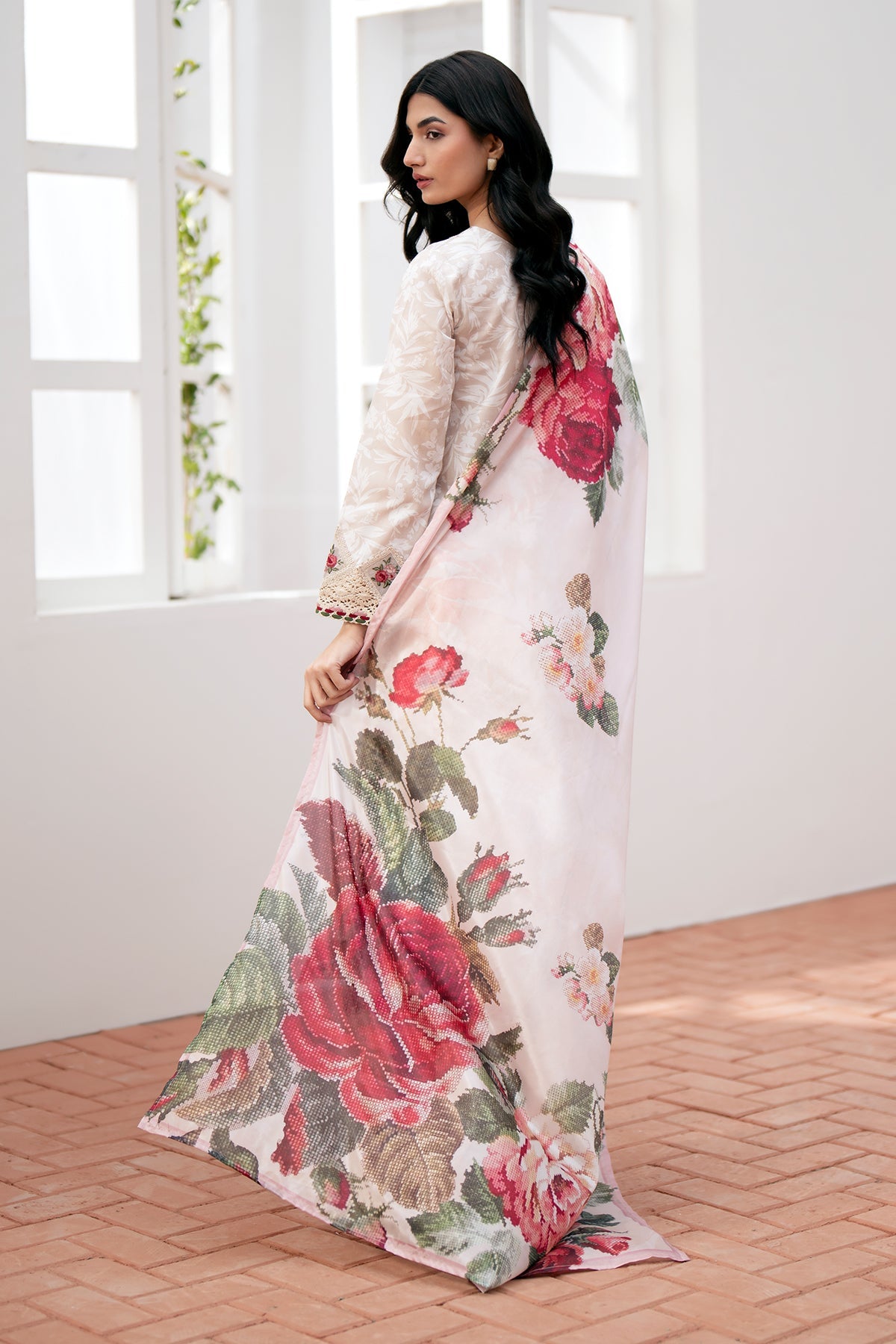 EMBROIDERED LAWN UF-535