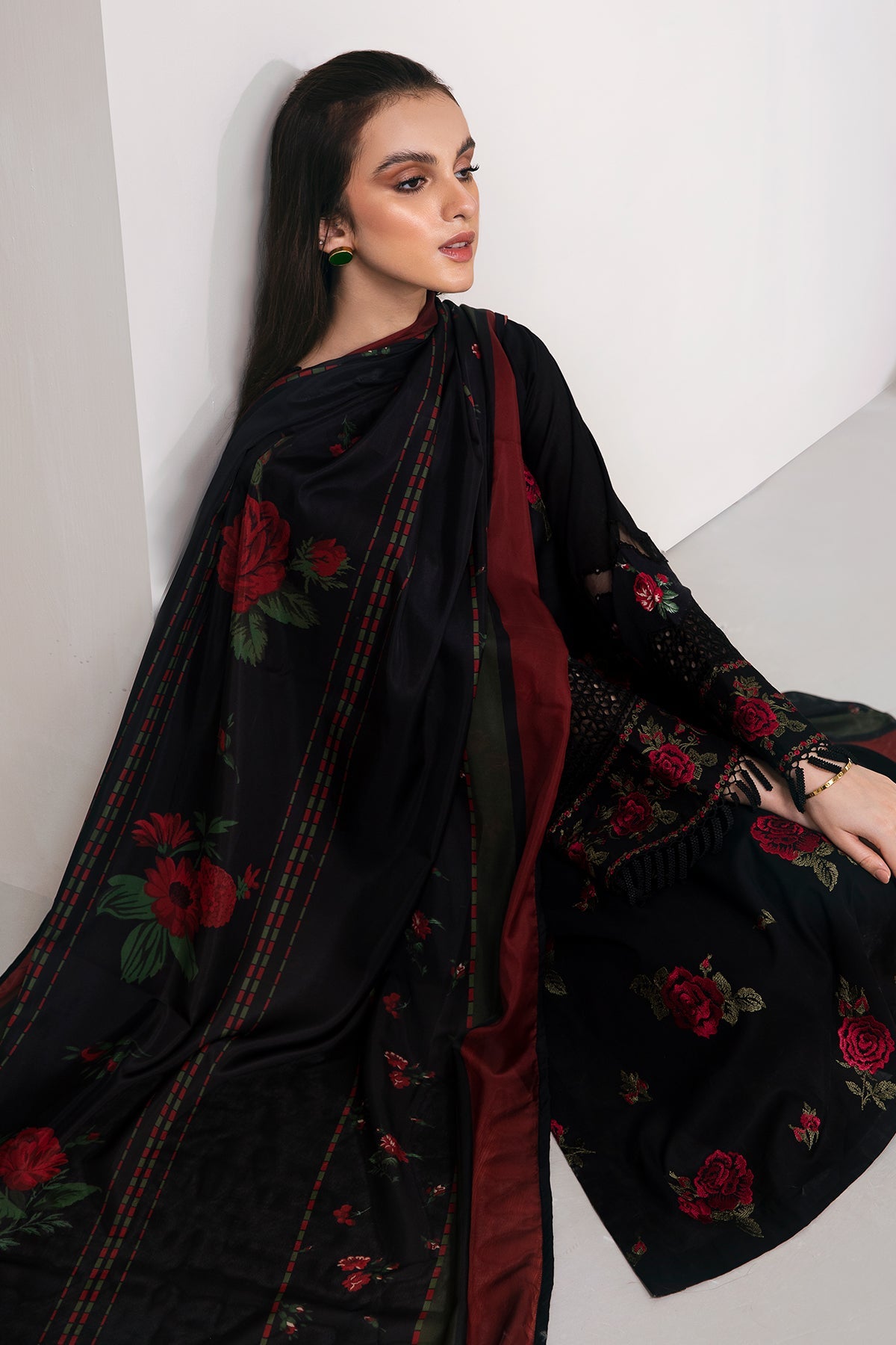 EMBROIDERED LAWN UF-361